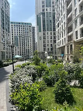 Satılır 3 otaqlı mənzil 140 m²