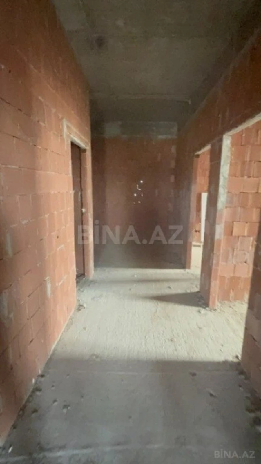 Satılır 3 otaqlı mənzil 140 m²