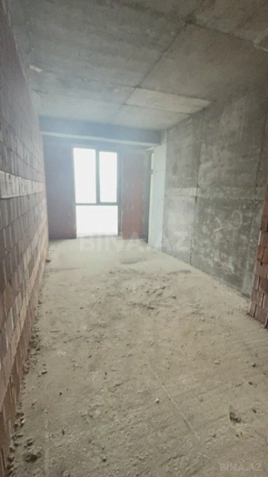 Satılır 3 otaqlı mənzil 140 m²