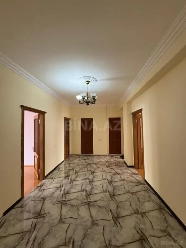 Satılır 3 otaqlı mənzil 113 m²