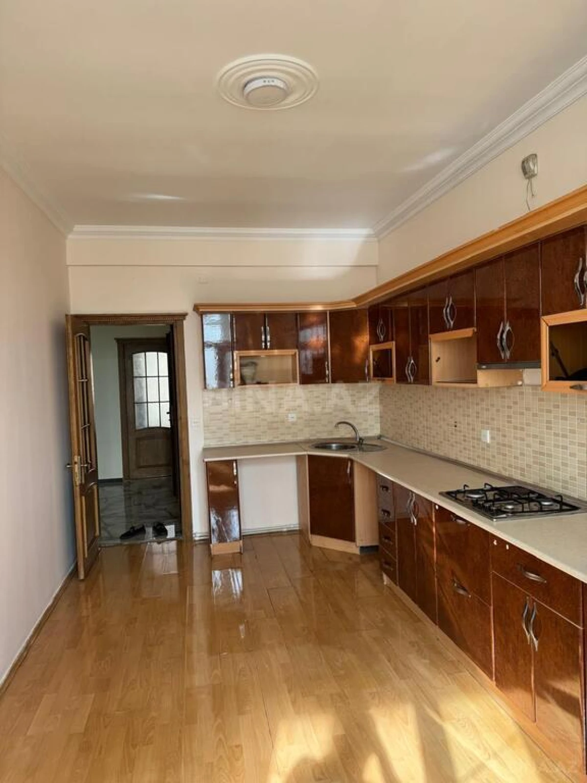 Satılır 3 otaqlı mənzil 113 m²