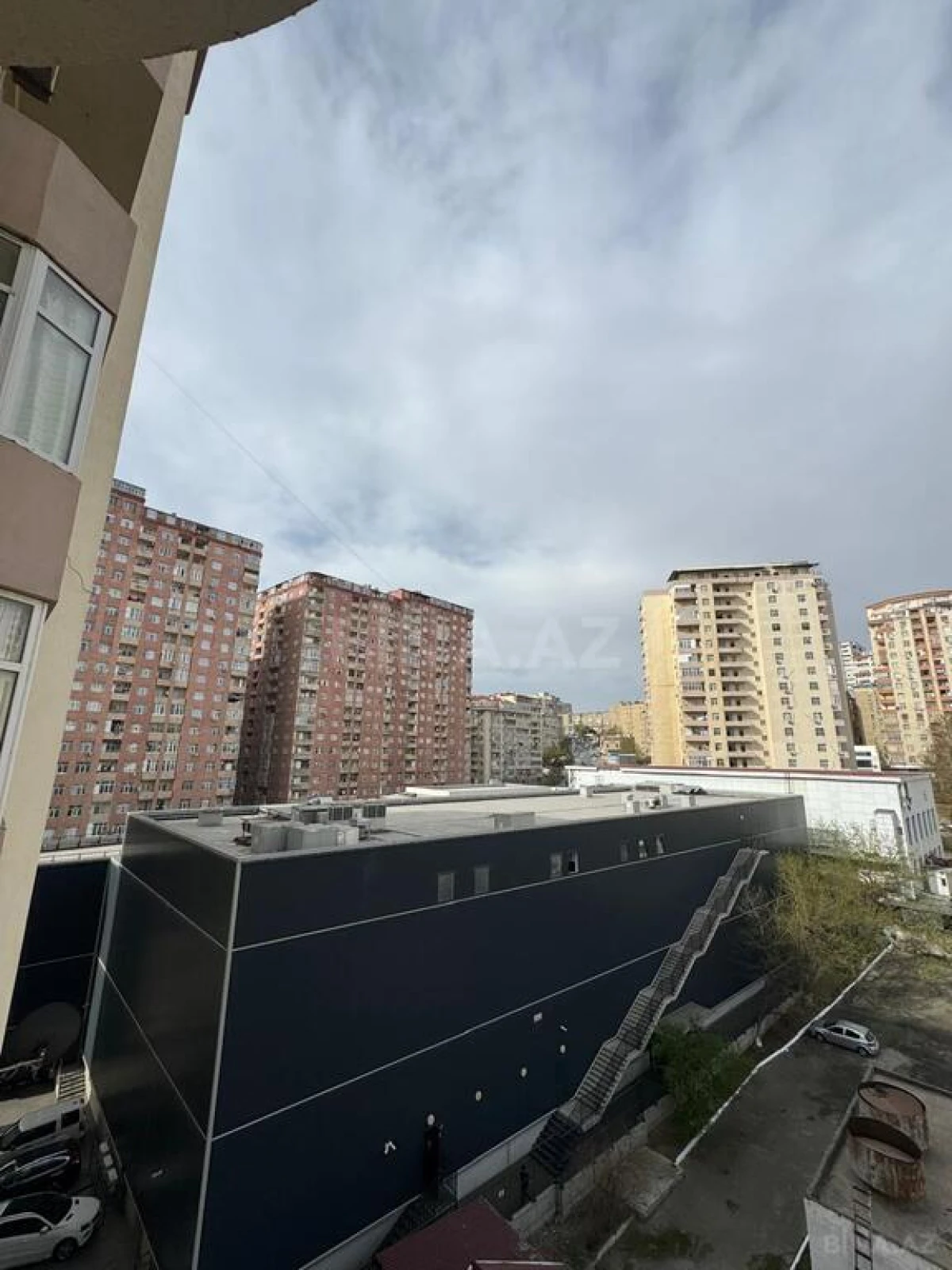 Satılır 3 otaqlı mənzil 113 m²