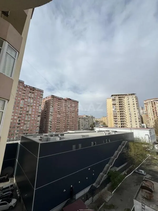Satılır 3 otaqlı mənzil 113 m²