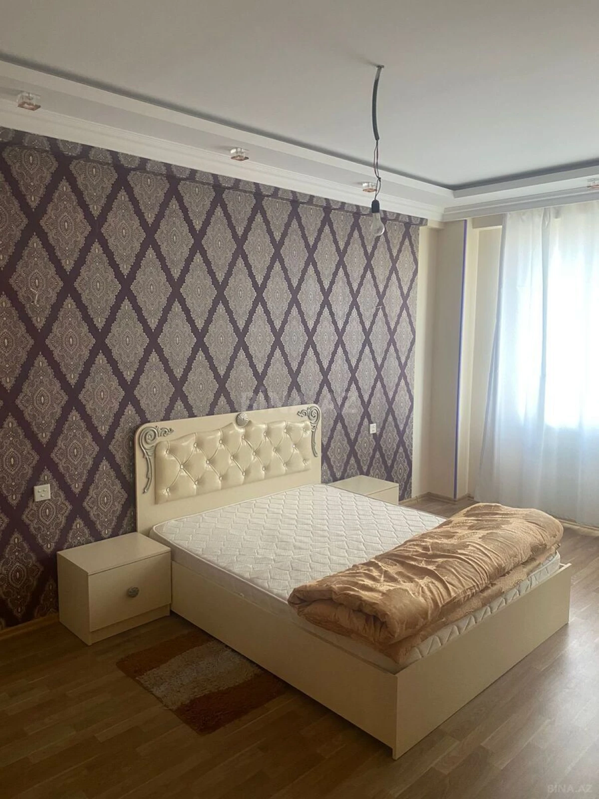 Satılır 3 otaqlı mənzil 145 m²