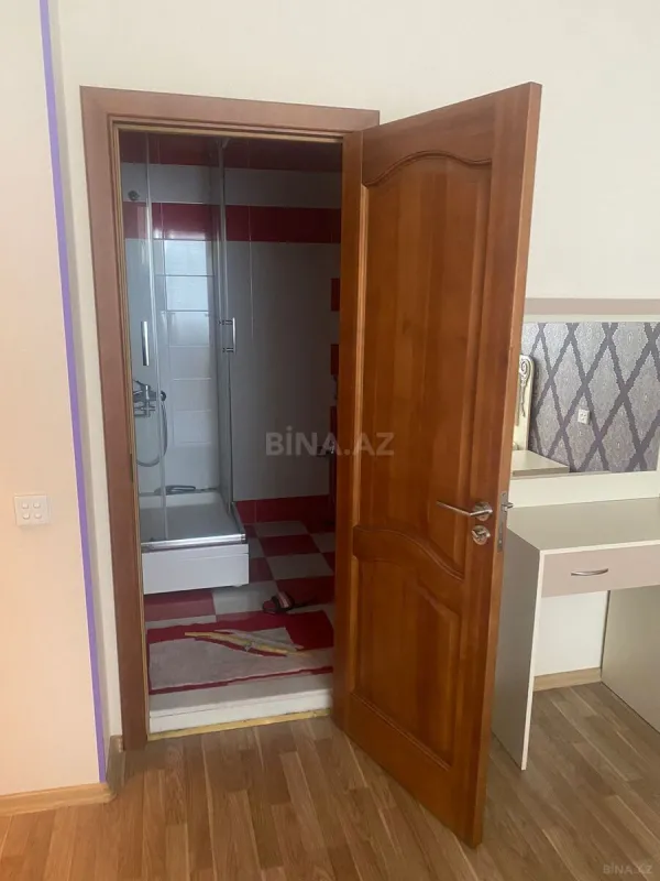 Satılır 3 otaqlı mənzil 145 m²
