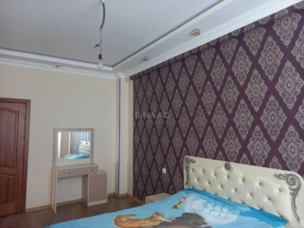 Satılır 3 otaqlı mənzil 145 m²