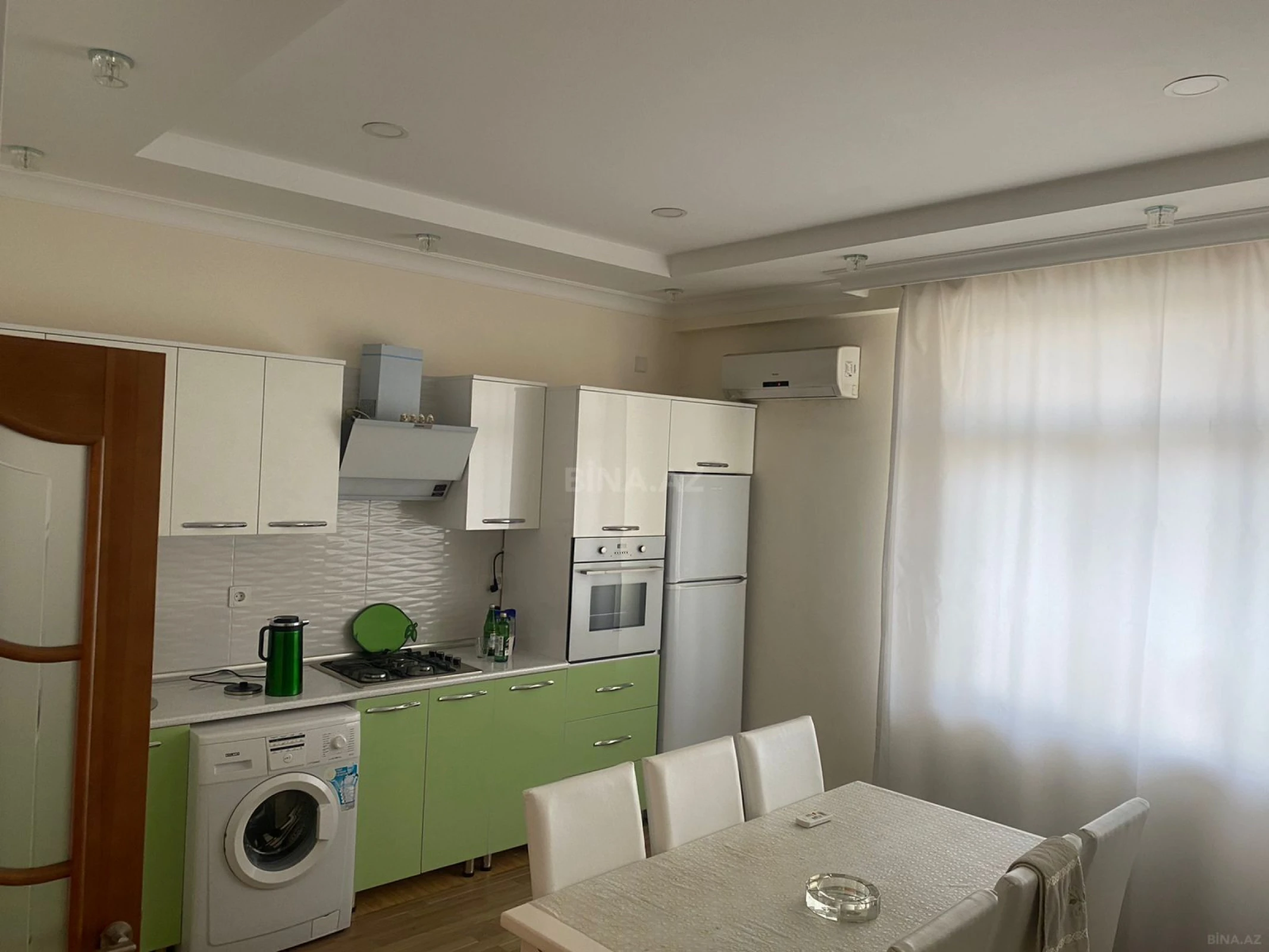 Satılır 3 otaqlı mənzil 145 m²