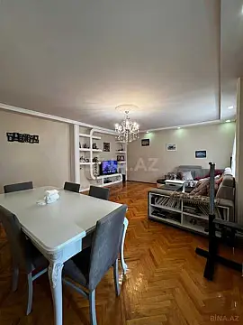 Satılır 4 otaqlı mənzil 130 m²