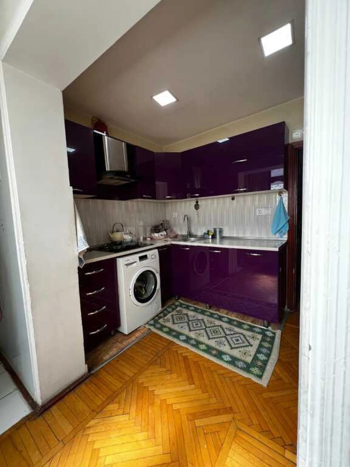 Satılır 4 otaqlı mənzil 130 m²