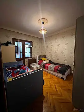 Satılır 4 otaqlı mənzil 130 m²