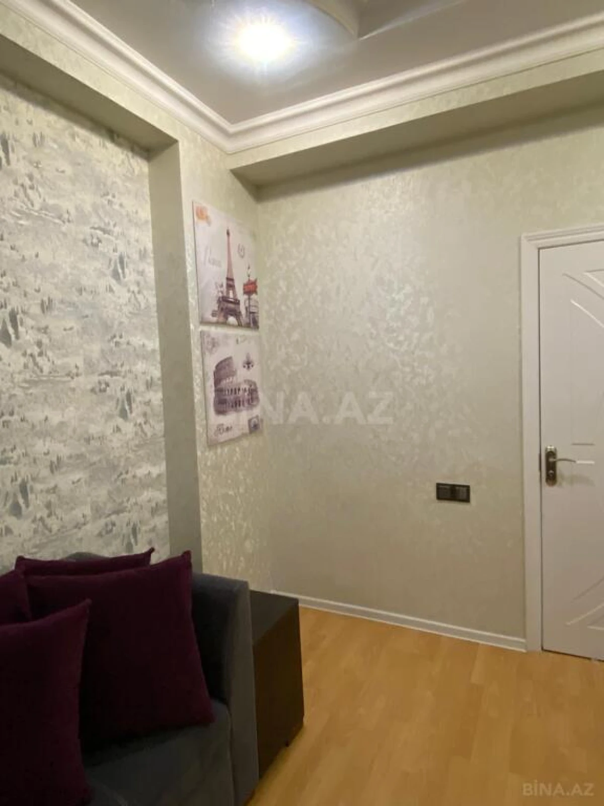 Satılır 2 otaqlı mənzil 72 m²
