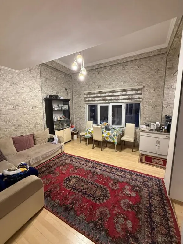 Satılır 3 otaqlı mənzil 62.8 m²