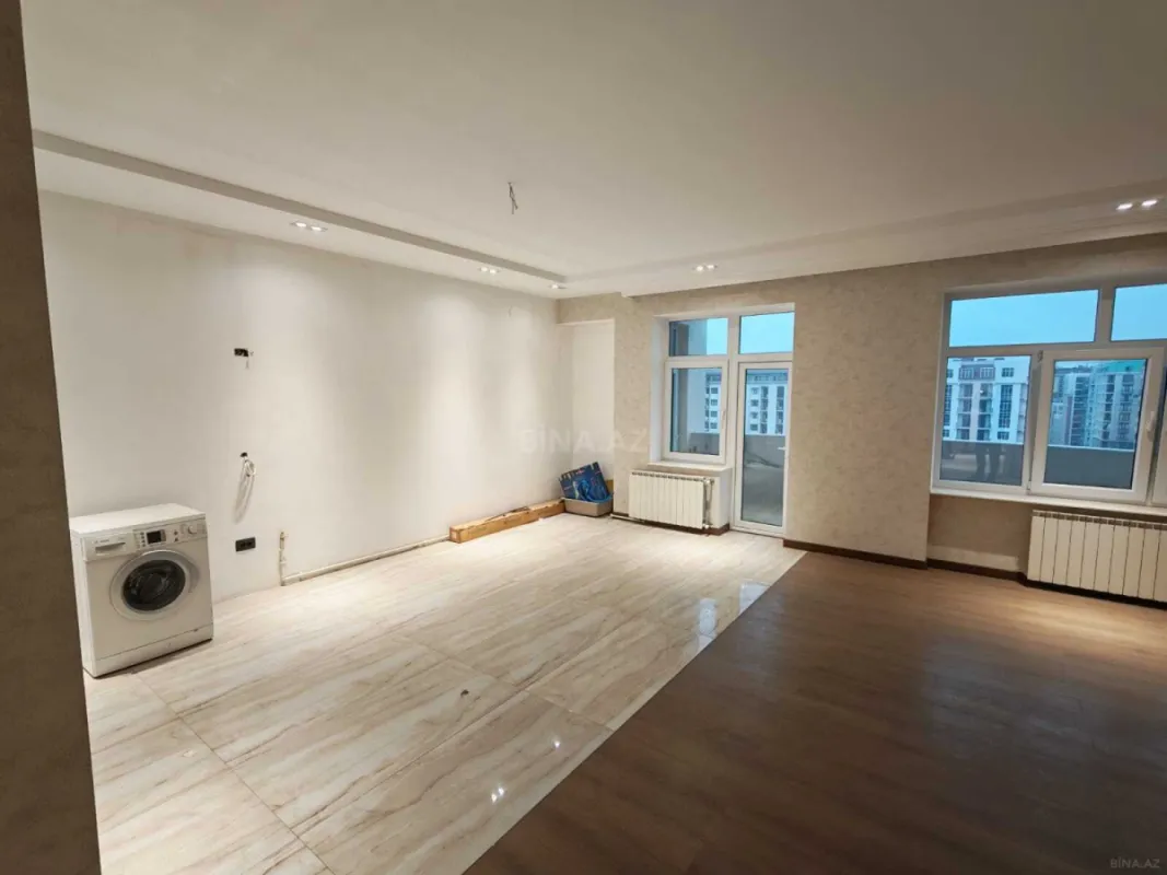 Satılır 3 otaqlı mənzil 165 m²