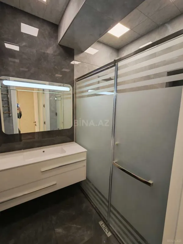 Satılır 3 otaqlı mənzil 165 m²