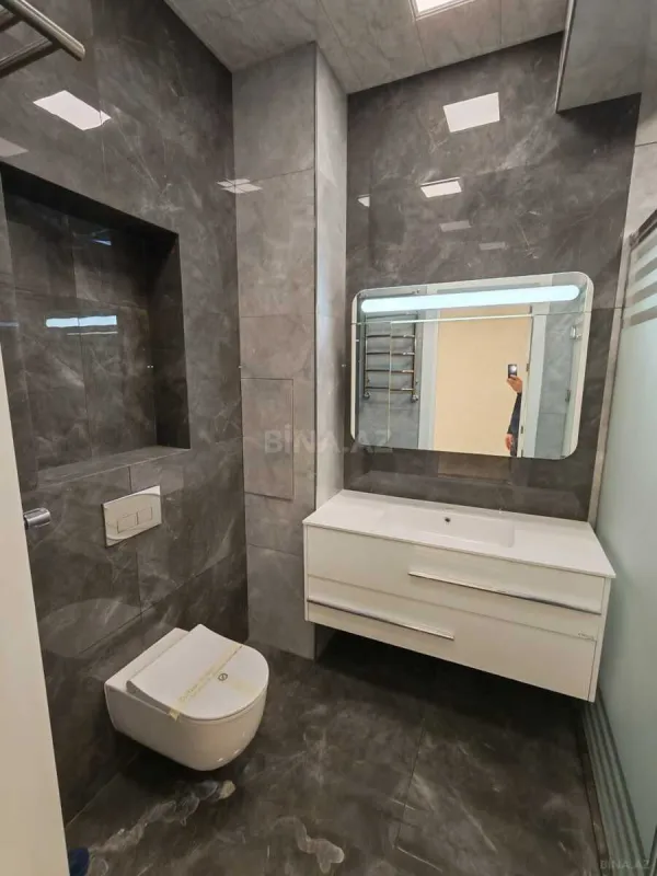 Satılır 3 otaqlı mənzil 165 m²