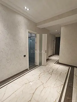 Satılır 3 otaqlı mənzil 165 m²