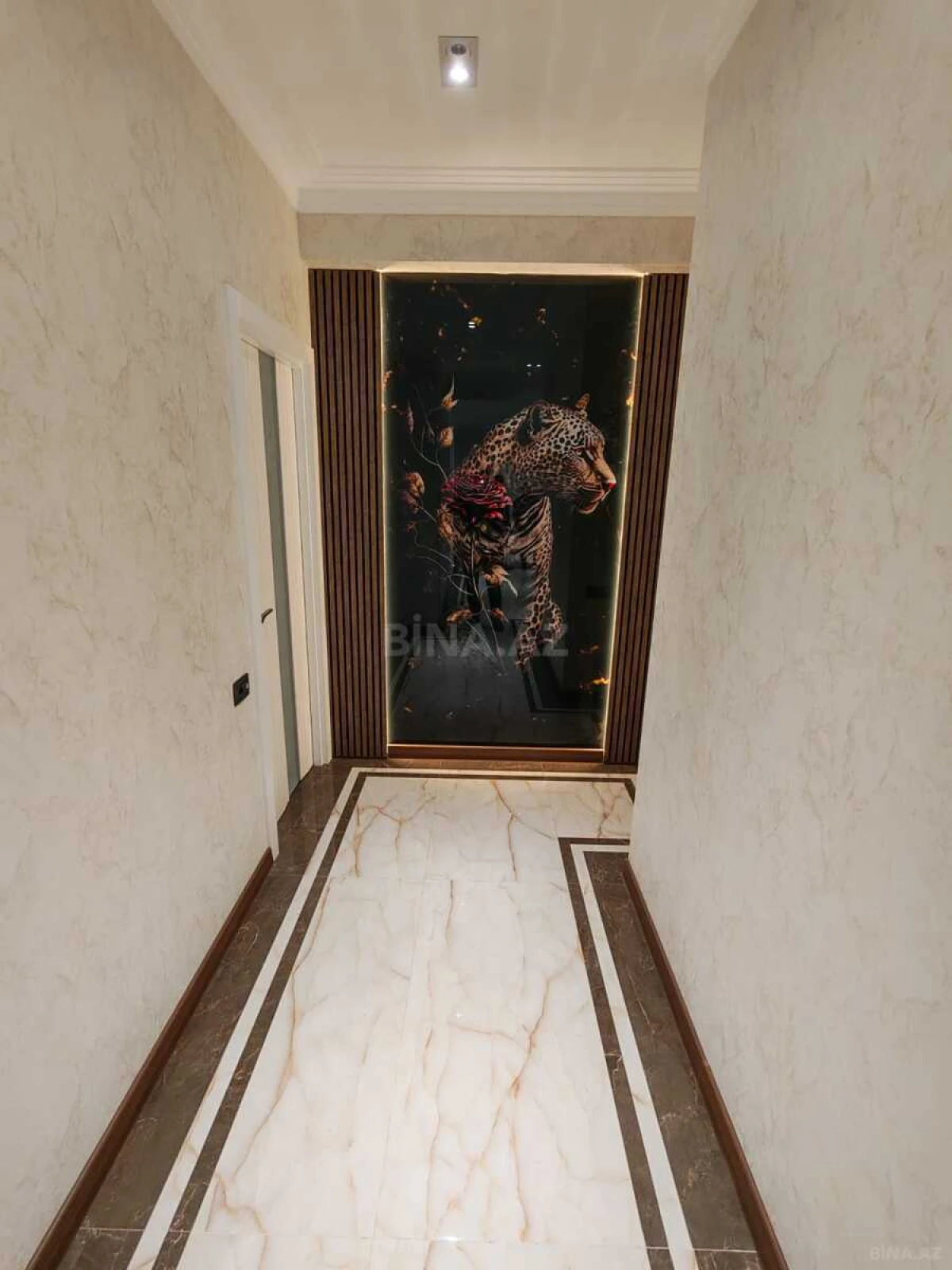 Satılır 3 otaqlı mənzil 165 m²
