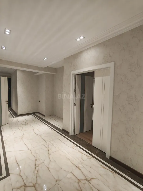 Satılır 3 otaqlı mənzil 165 m²