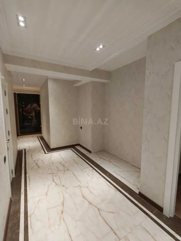 Satılır 3 otaqlı mənzil 165 m²