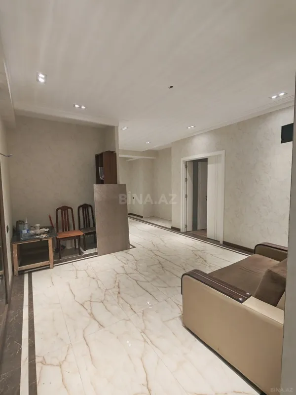 Satılır 3 otaqlı mənzil 165 m²
