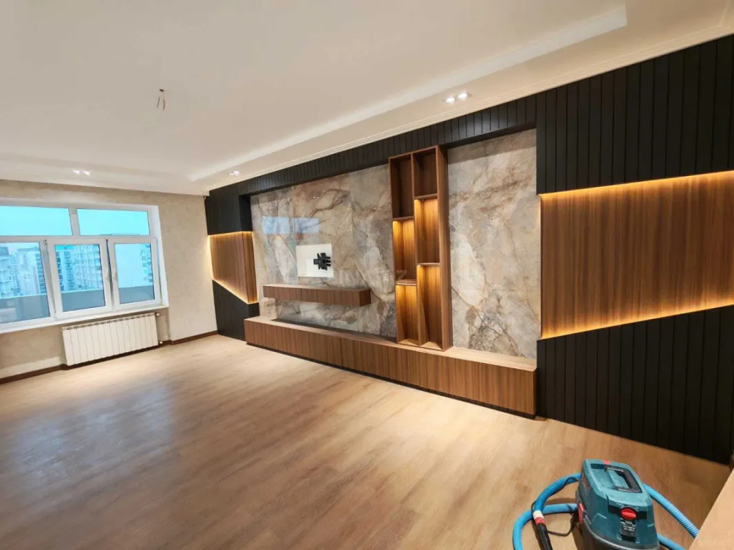 Satılır 3 otaqlı mənzil 165 m²