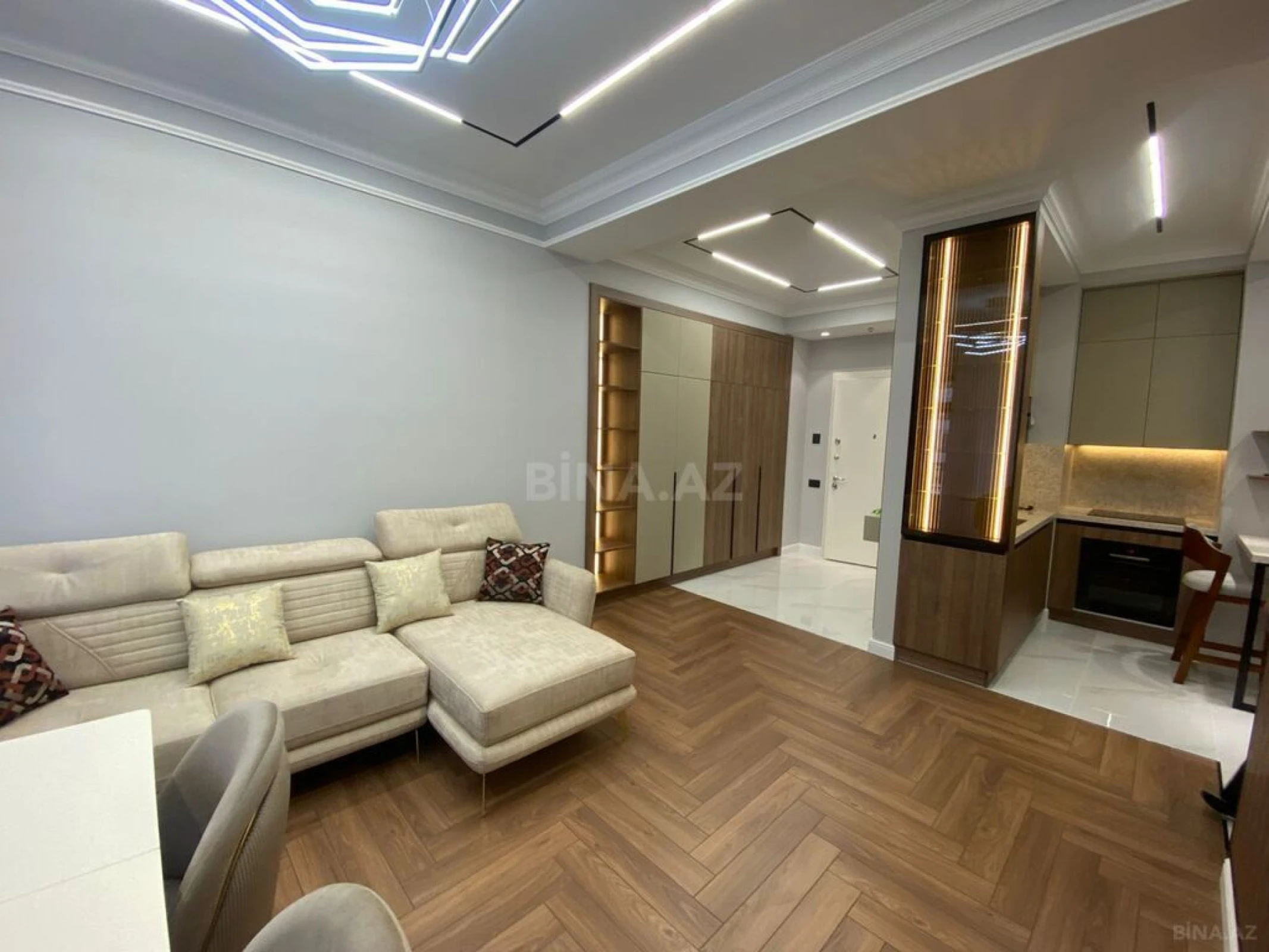 Kirayə verilir 2 otaqlı mənzil 65 m²