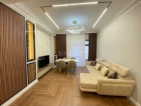 Kirayə verilir 2 otaqlı mənzil 65 m²