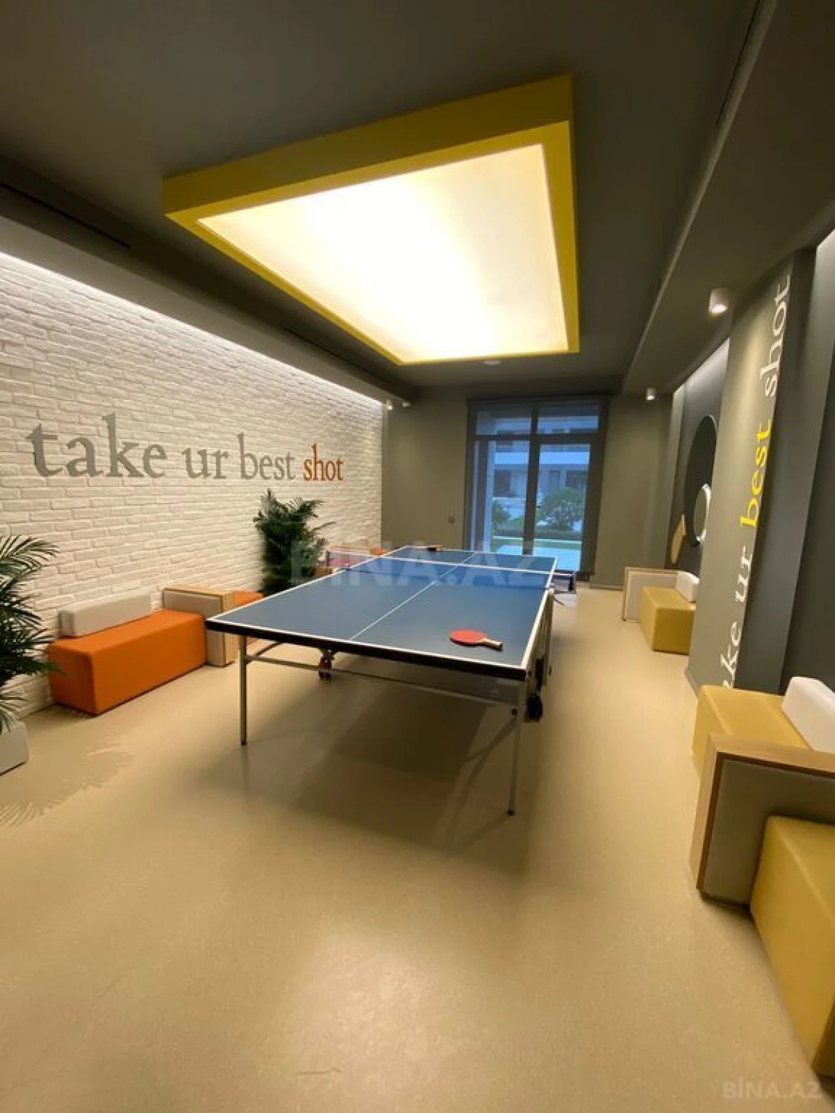 Kirayə verilir 2 otaqlı mənzil 65 m²