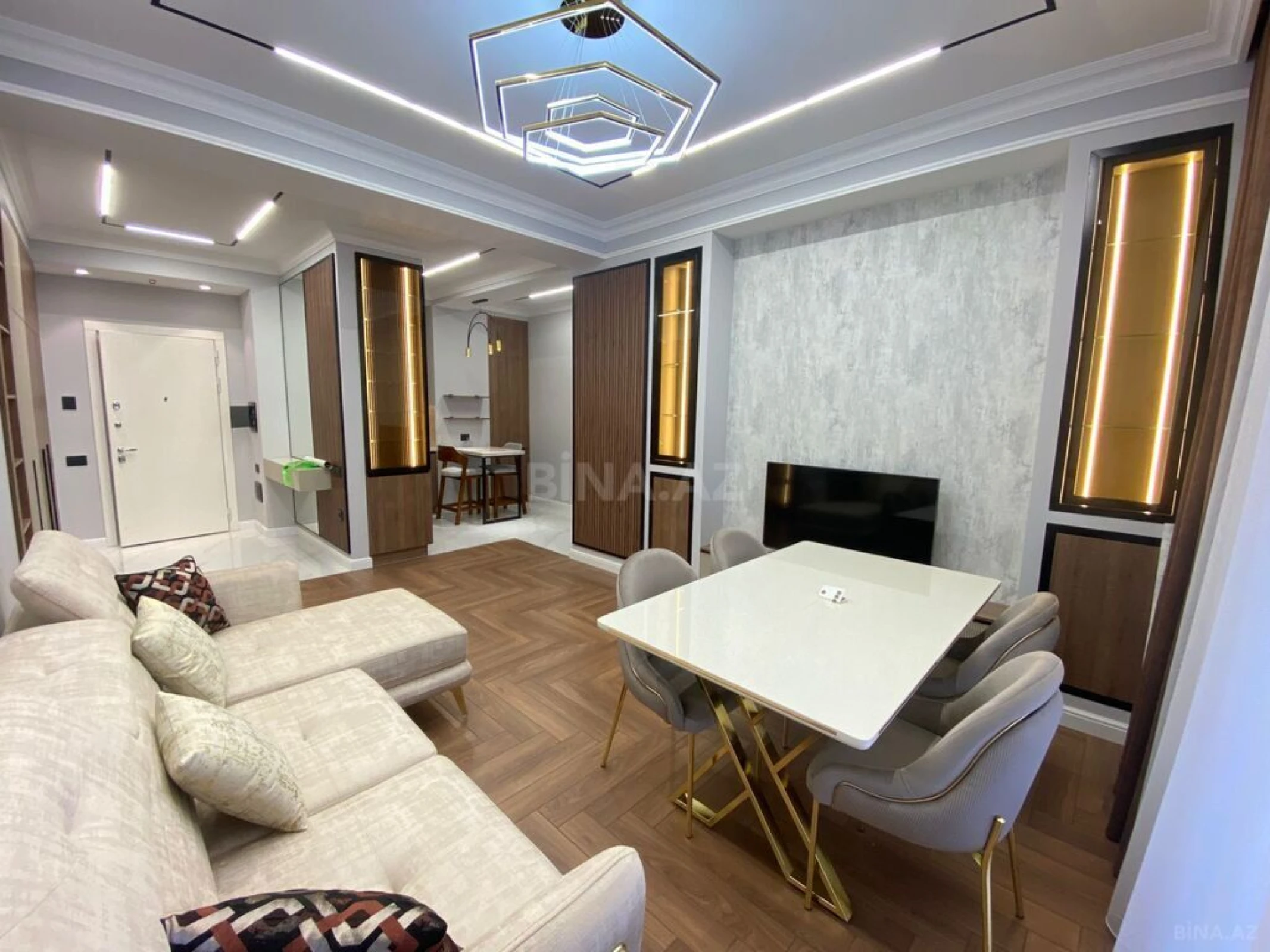 Kirayə verilir 2 otaqlı mənzil 65 m²