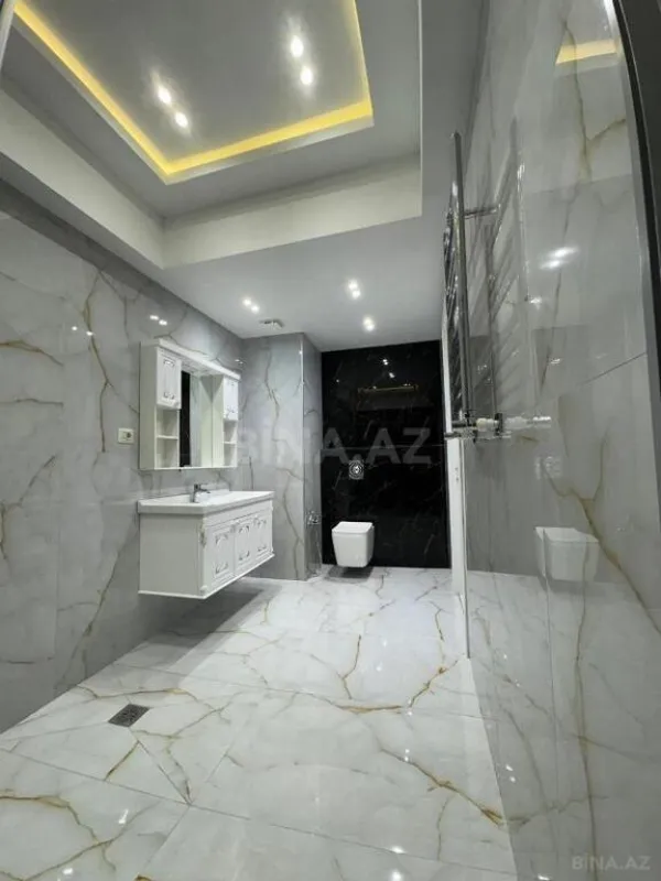 Satılır 4 otaqlı mənzil 220 m²