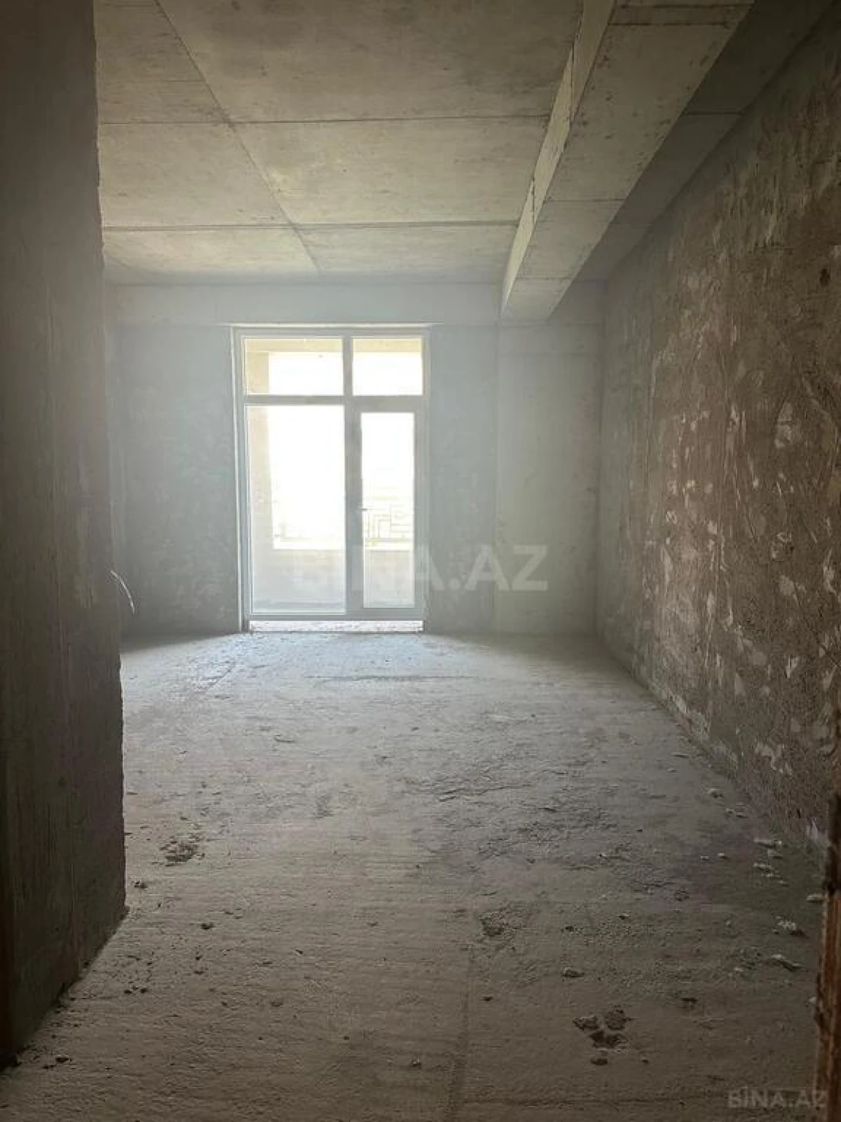 Satılır 3 otaqlı mənzil 137 m²