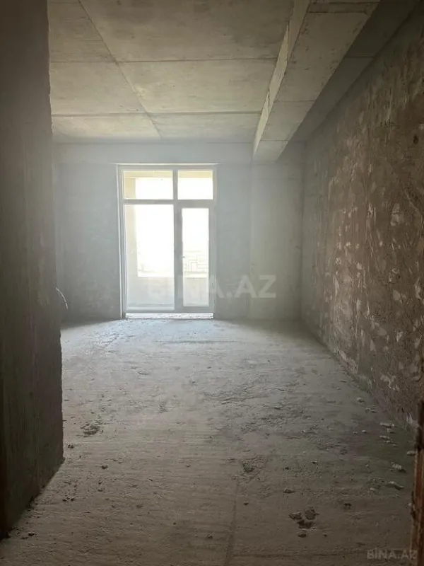 Satılır 3 otaqlı mənzil 137 m²