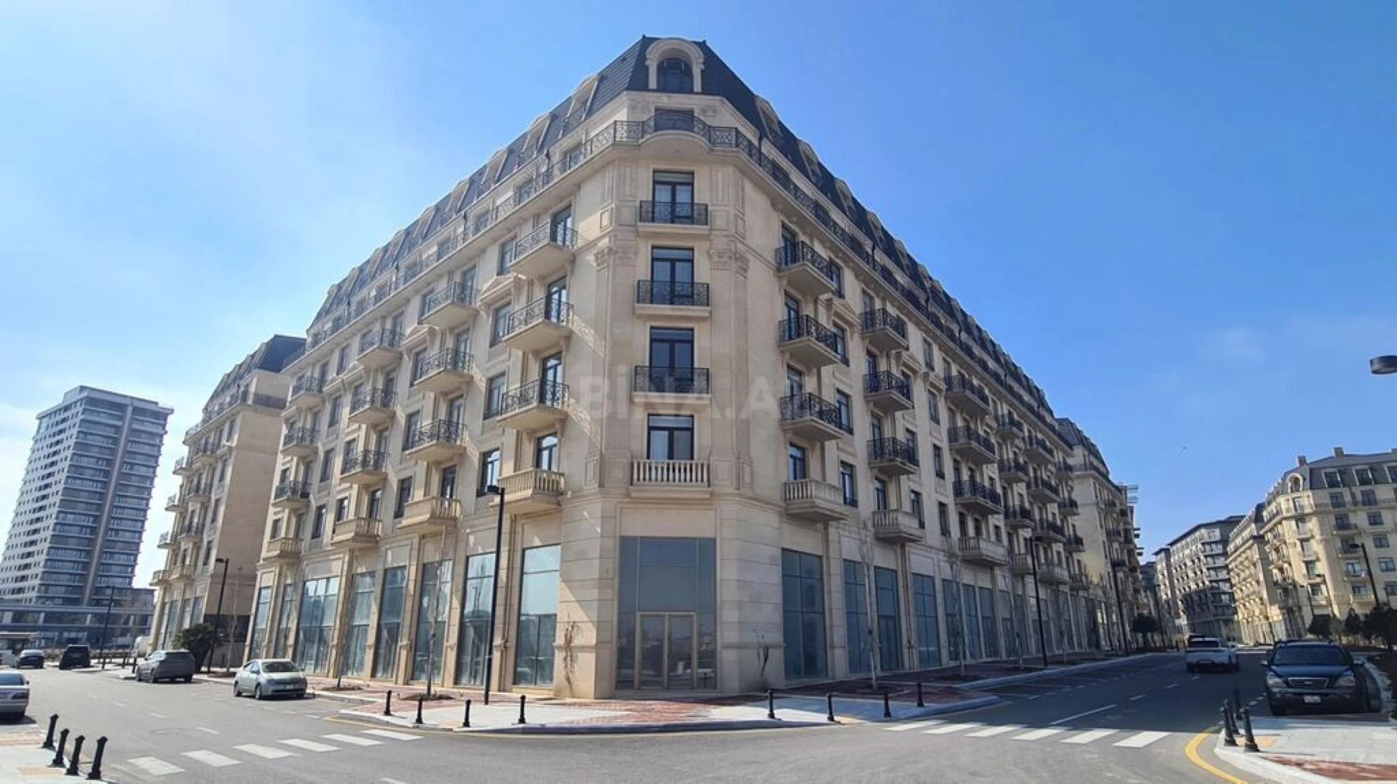 Satılır 3 otaqlı mənzil 137 m²