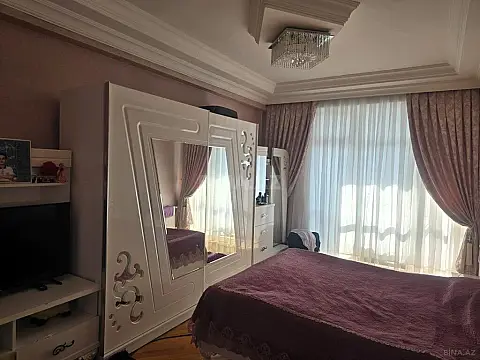 Satılır 3 otaqlı mənzil 130 m²