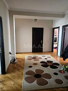 Satılır 3 otaqlı mənzil 130 m²