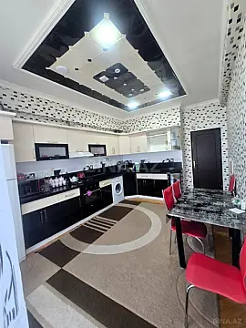 Satılır 3 otaqlı mənzil 130 m²