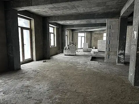 Satılır 4 otaqlı mənzil 209 m²