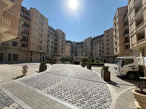 Satılır 4 otaqlı mənzil 209 m²
