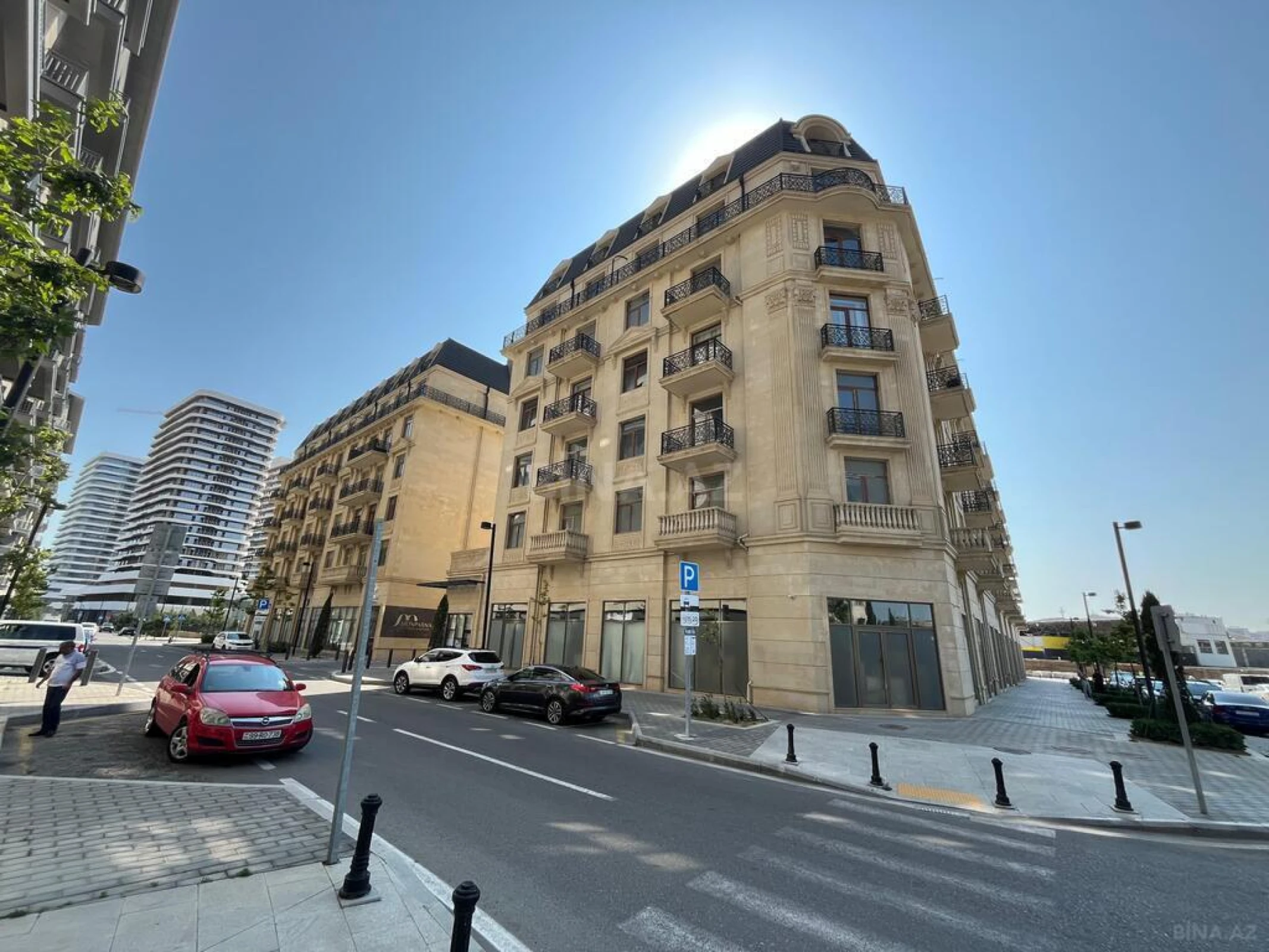 Satılır 4 otaqlı mənzil 209 m²