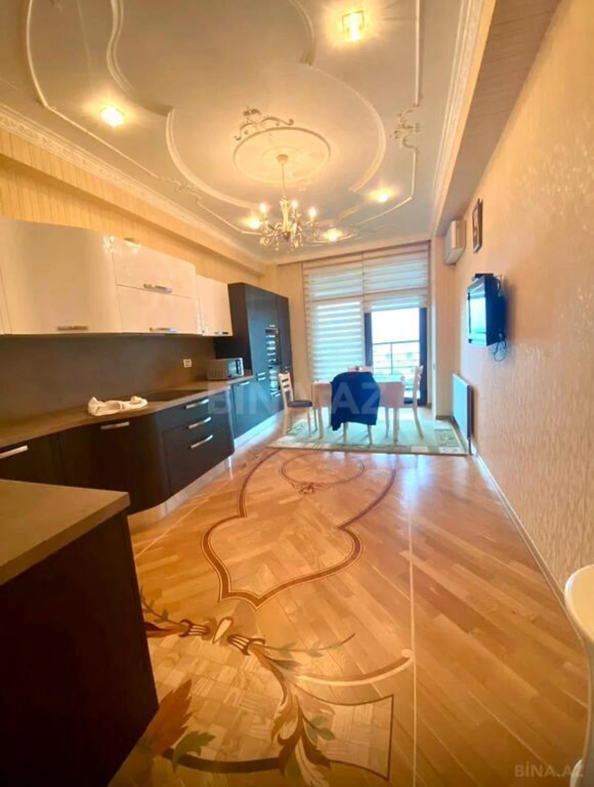 Satılır 3 otaqlı mənzil 220 m²