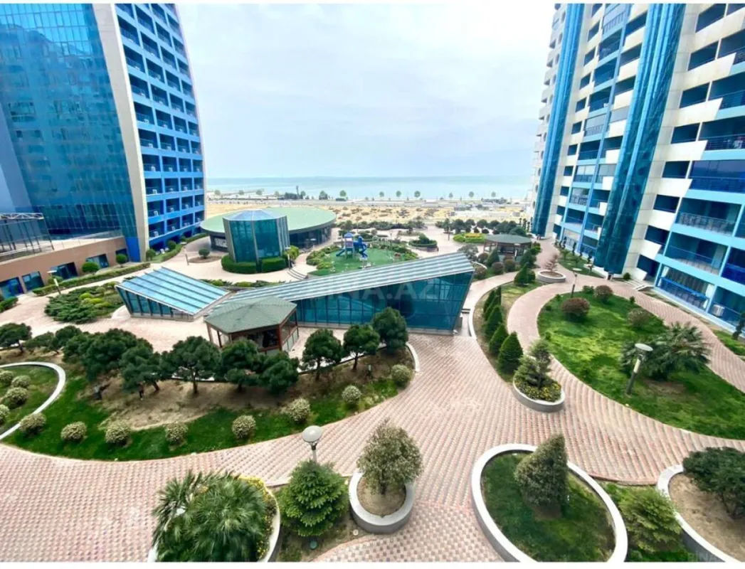 Satılır 3 otaqlı mənzil 220 m²