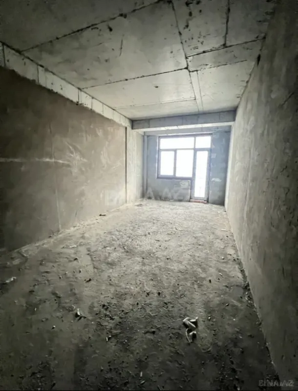 Satılır 4 otaqlı mənzil 162 m²