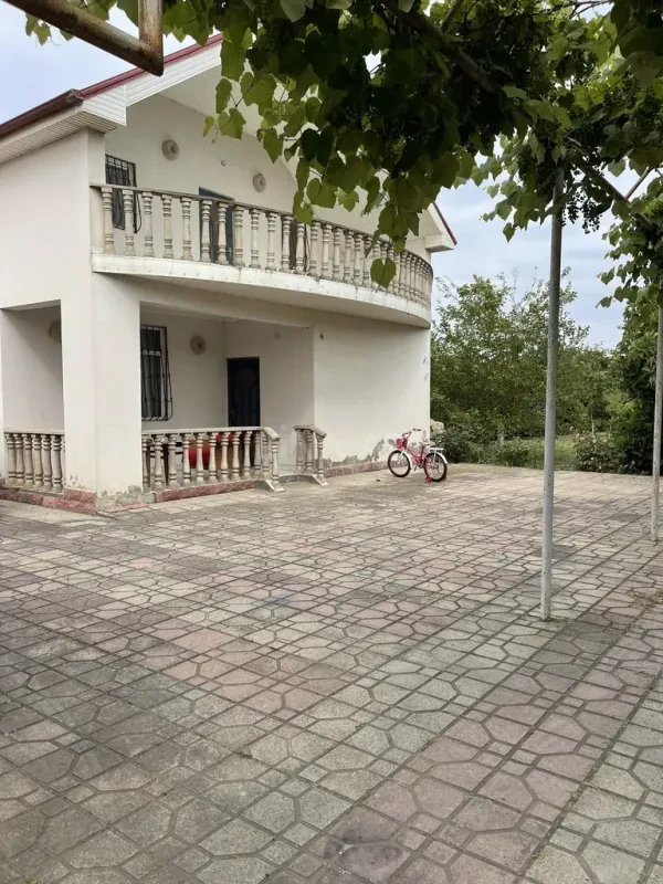 Satılır 6 otaqlı həyət evi 150 m²