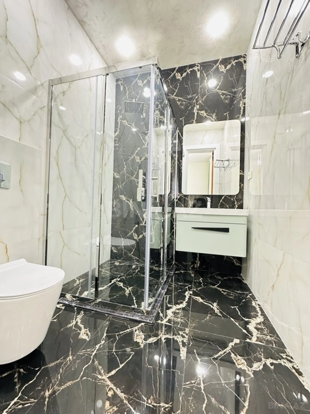 Satılır 5 otaqlı həyət evi 260 m²