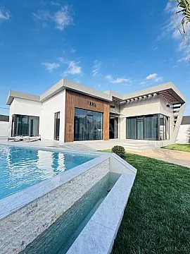 Satılır 5 otaqlı həyət evi 260 m²