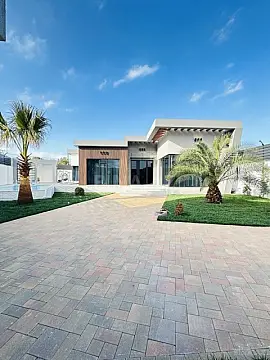 Satılır 5 otaqlı həyət evi 260 m²