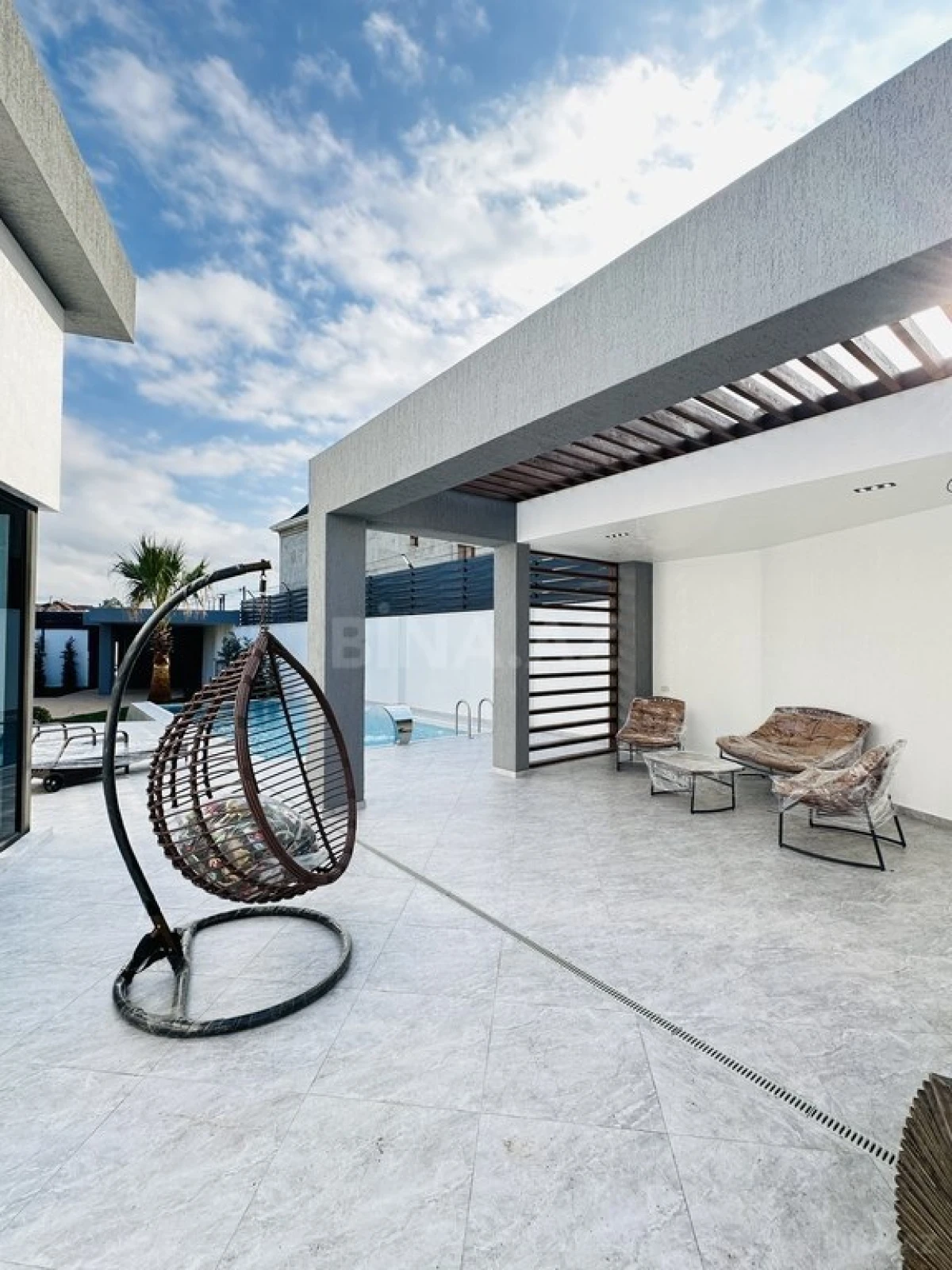 Satılır 5 otaqlı həyət evi 260 m²