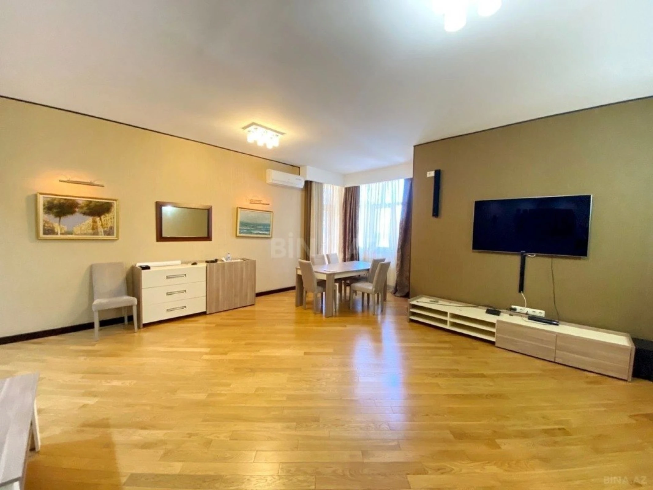 Satılır 4 otaqlı mənzil 175 m²
