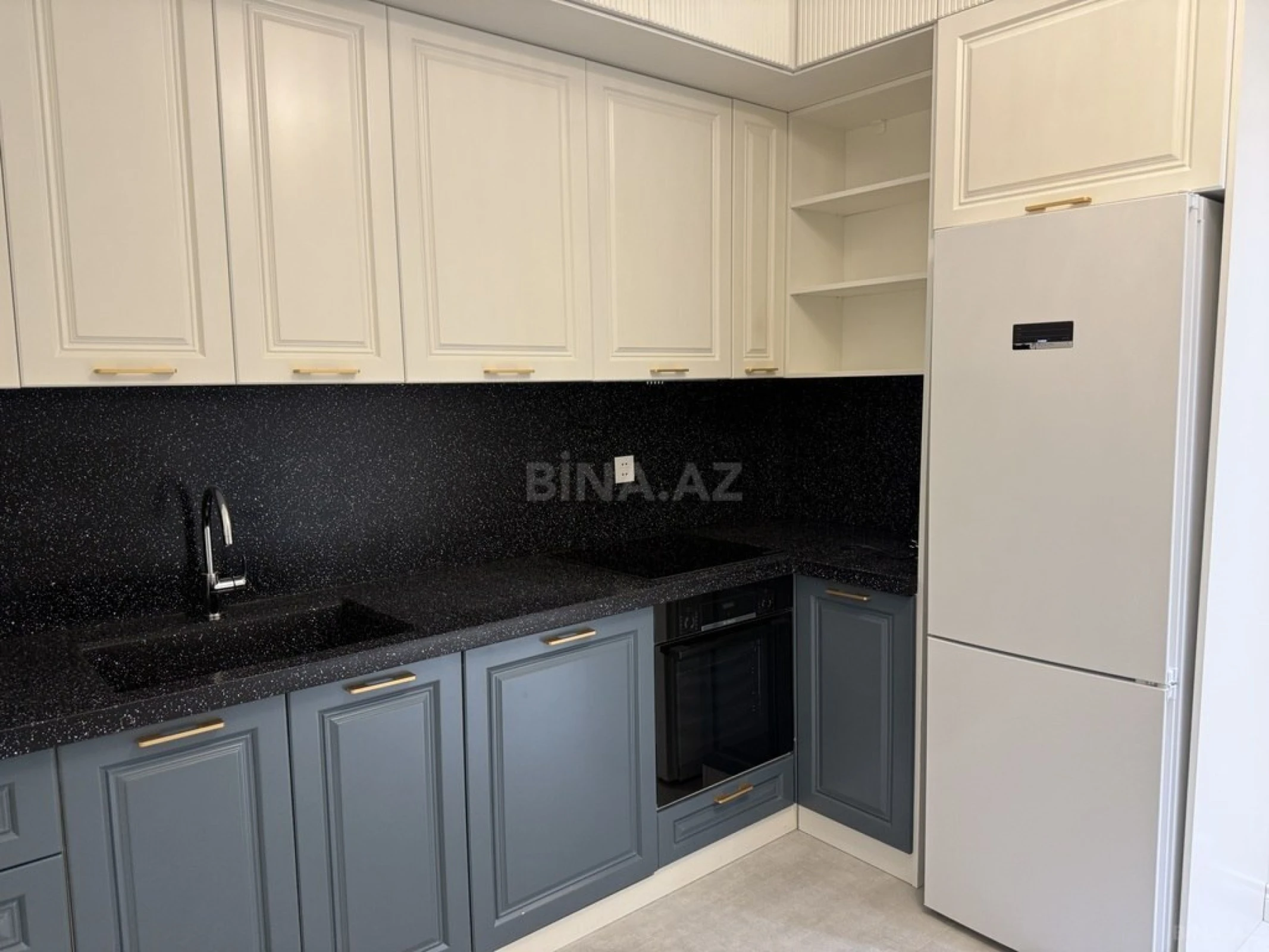 Satılır 2 otaqlı mənzil 73 m²