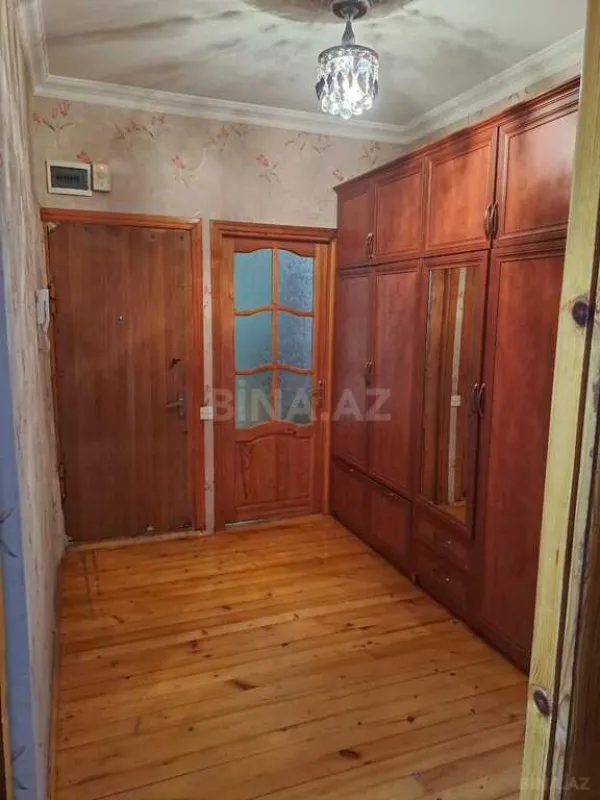 Satılır 4 otaqlı mənzil 100 m²